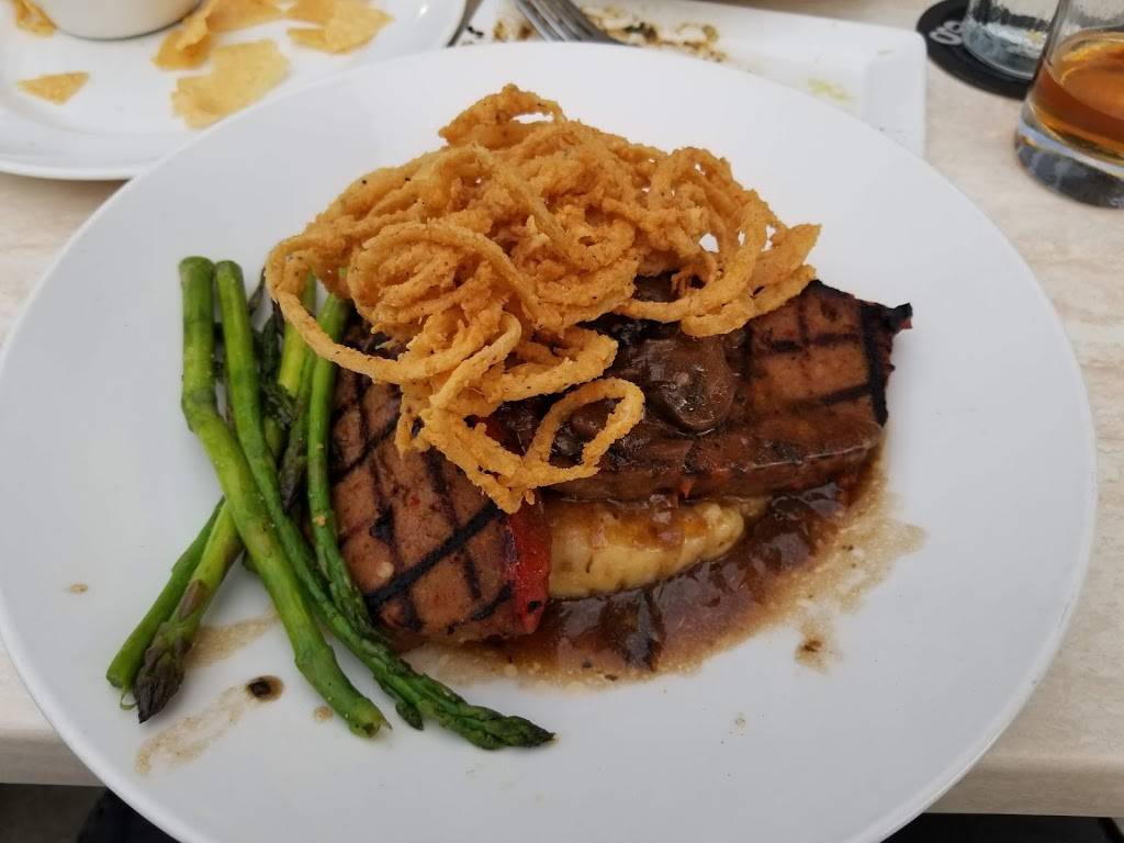 Houlihans | restaurant | 14065 Town Center Blvd, Noblesville, IN 46060, USA | 3177031025 OR +1 317-703-1025