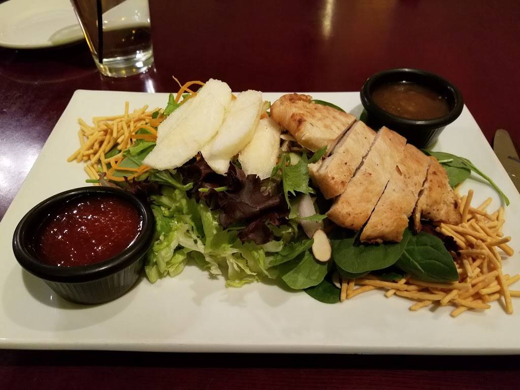 Linas Thai Bistro | restaurant | 2055 Holliday Dr, Dubuque, IA 52002, USA | 5635882345 OR +1 563-588-2345