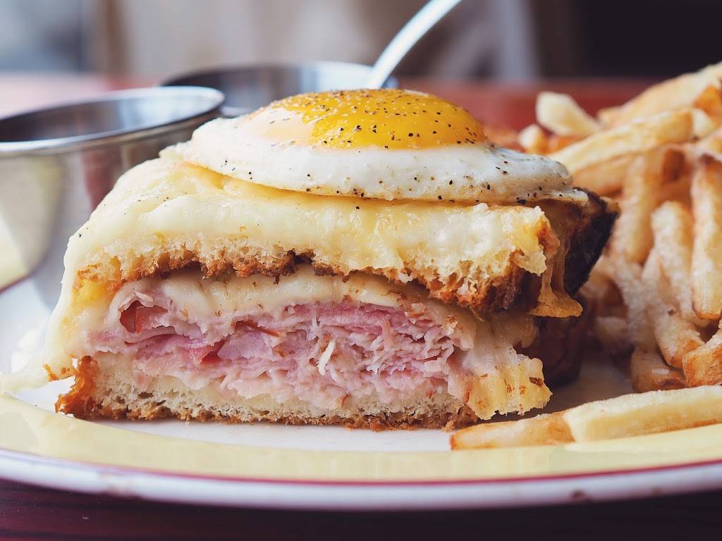 Le Bouchon | restaurant | 1958 N Damen Ave, Chicago, IL 60647, USA | 7738626600 OR +1 773-862-6600