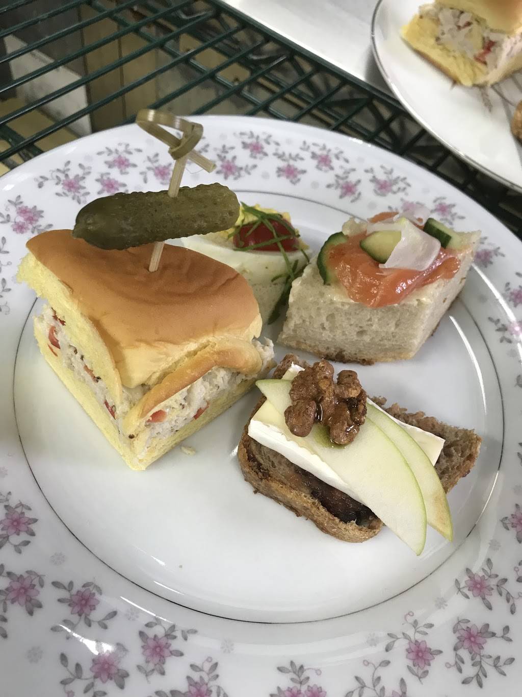 Andres Lakeside Dining | restaurant | 112 Tomahawk Trail, Sparta Township, NJ 07871, USA | 9737266000 OR +1 973-726-6000