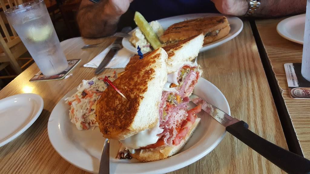 G Peppers Grill & Tavern | restaurant | 8745 Gunn Hwy, Odessa, FL 33556, USA | 8139203439 OR +1 813-920-3439