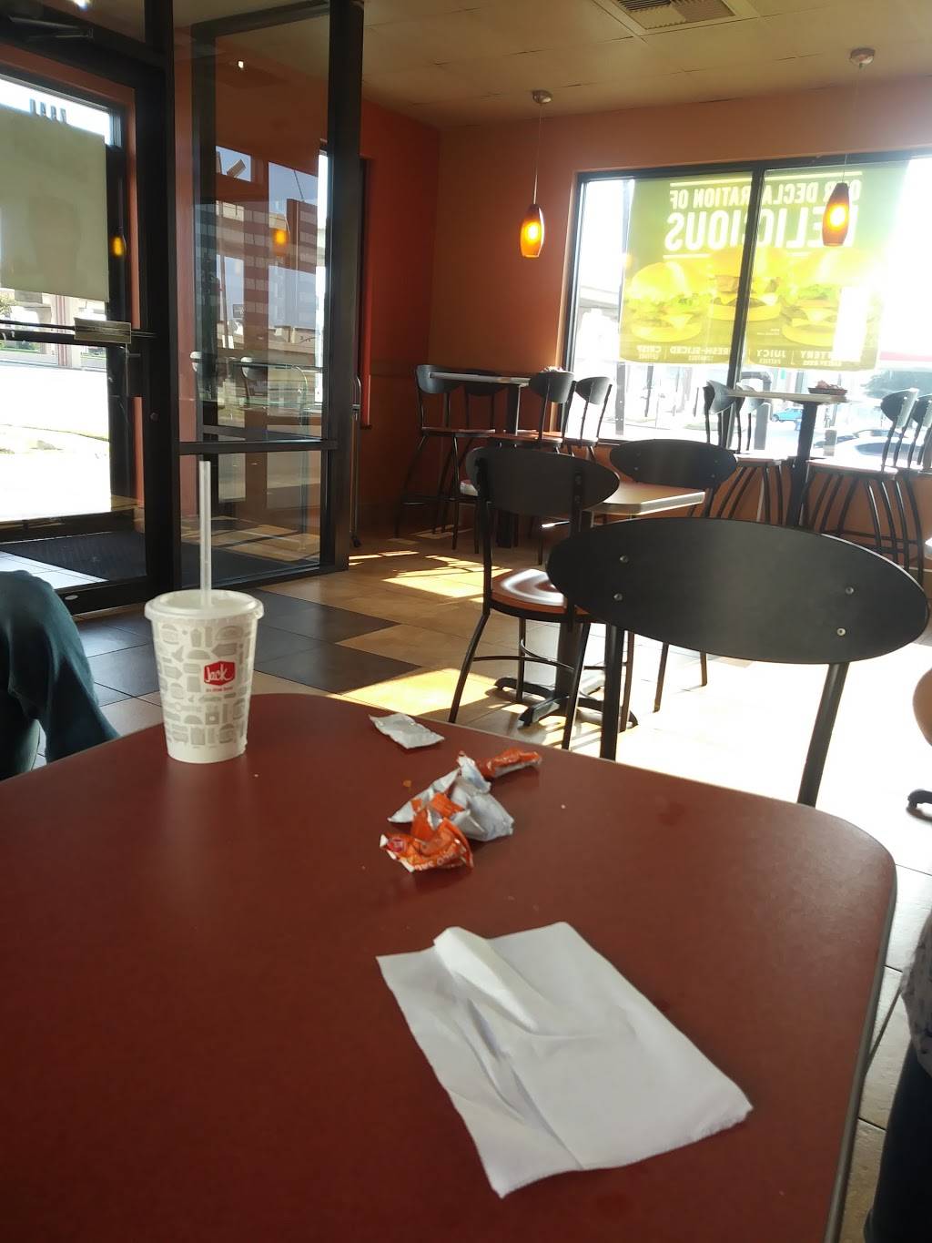 Jack in the Box | restaurant | 7940 Lyndon B Johnson Fwy, Dallas, TX 75251, USA | 9724048706 OR +1 972-404-8706