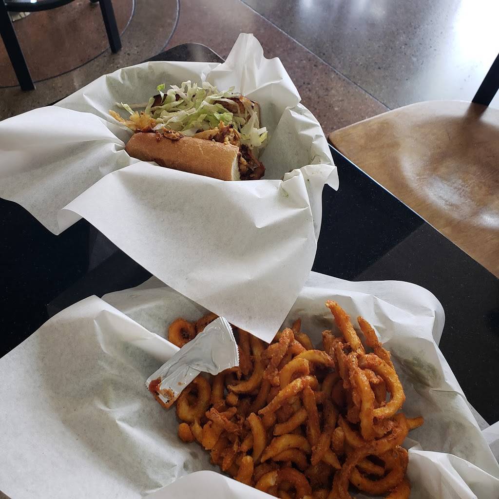 Deli Delicious | restaurant | 2041 E Shields Ave, Fresno, CA 93726, USA | 5592223354 OR +1 559-222-3354