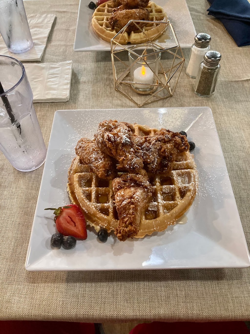 Platez Southern Kitchen & Cocktailz | restaurant | 130 Clairemont Ave, Decatur, GA 30030, USA | 6787968205 OR +1 678-796-8205