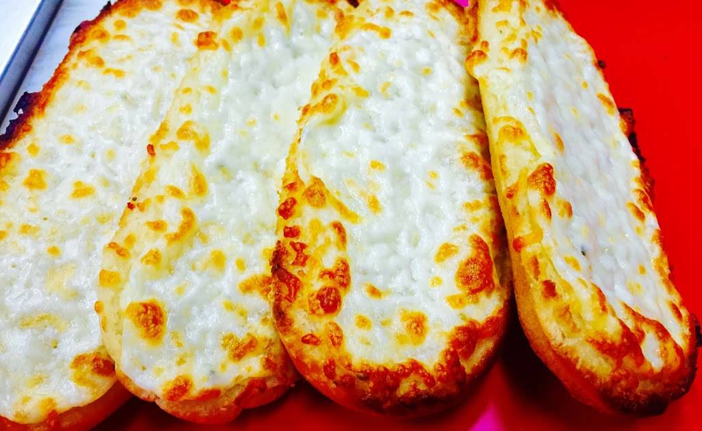 Moes Famous Pizza | meal delivery | 102 McEwen Ave, Ottawa, ON K2B 5K7, Canada | 6137260726 OR +1 613-726-0726