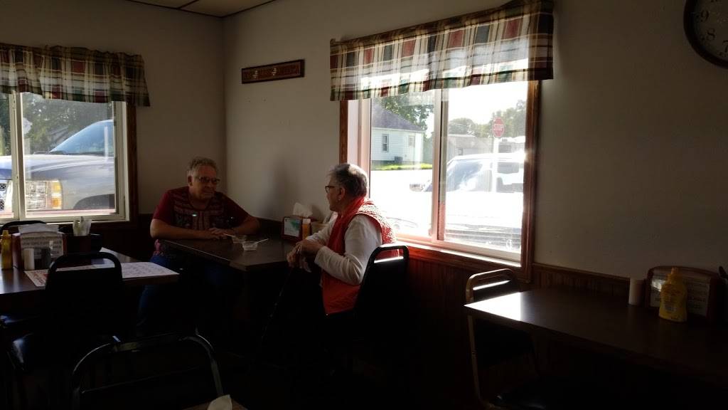 D-Lux Drive In | restaurant | 90 3rd St NW, Hartley, IA 51346, USA | 7129283453 OR +1 712-928-3453