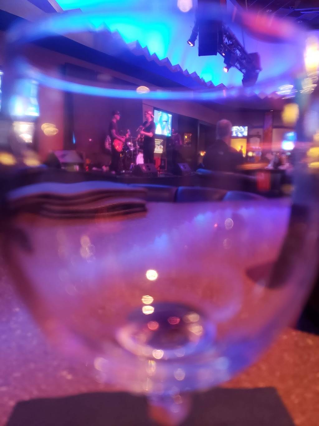 Mountain View Sports Bar | restaurant | 27100 Salmon River Hwy, Grand Ronde, OR 97347, USA | 5038792350 OR +1 503-879-2350