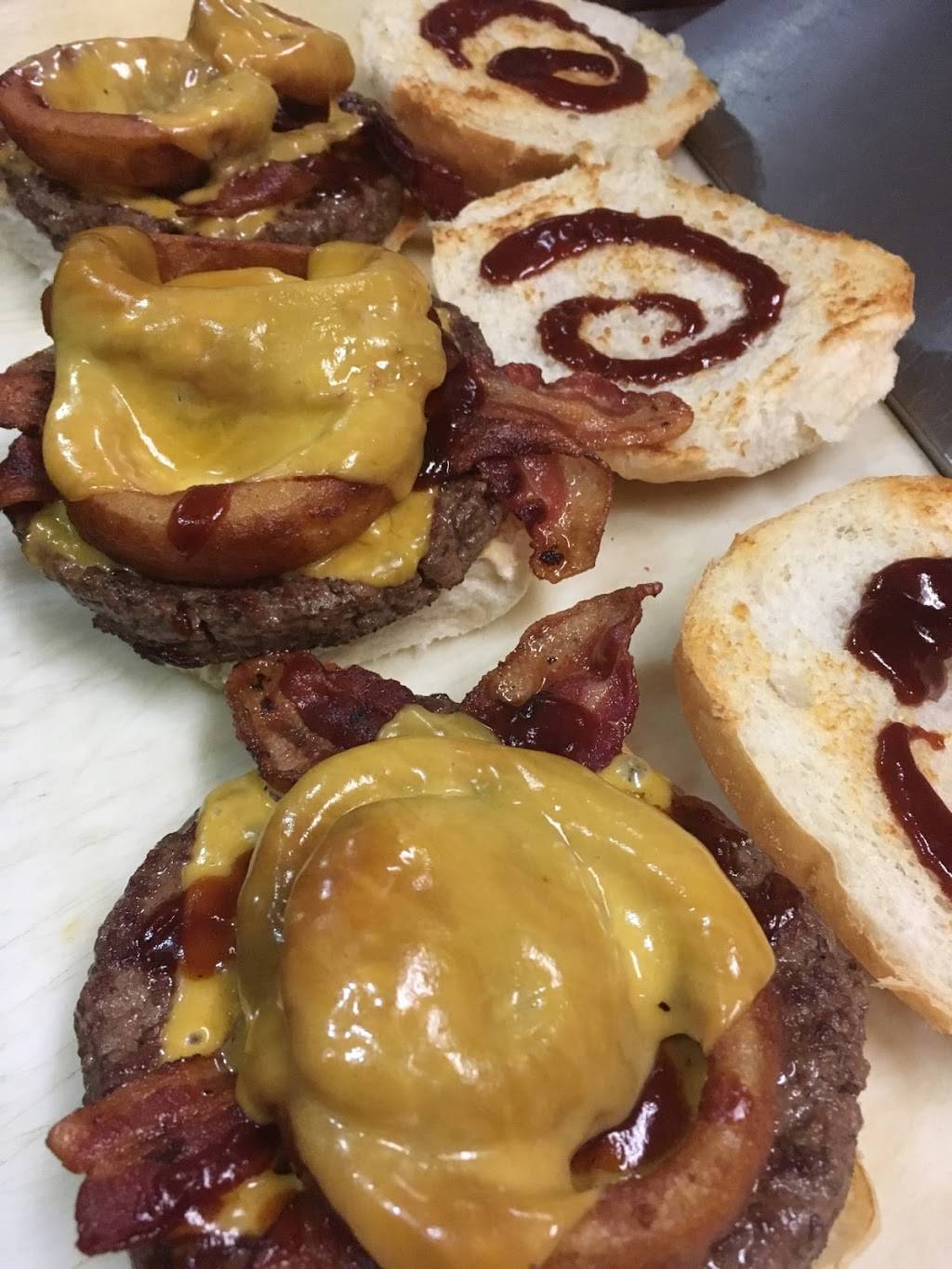 Droogies | restaurant | 3500 Whitney Ave, Hamden, CT 06518, USA | 2032393000 OR +1 203-239-3000