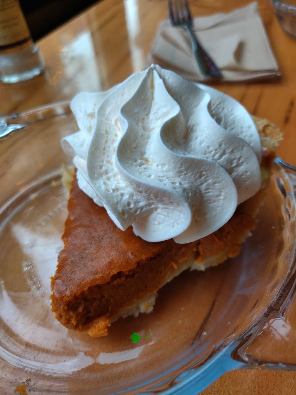 Grand Traverse Pie Company | restaurant | 101 N Park St, Traverse City, MI 49684, USA | 2319333972 OR +1 231-933-3972
