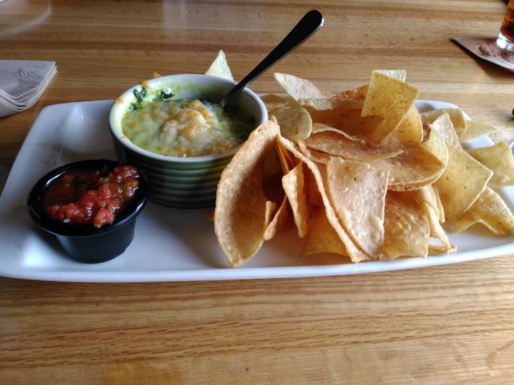 Applebees Grill + Bar | restaurant | 14091 E Iliff Ave, Aurora, CO 80014, USA | 3037459897 OR +1 303-745-9897