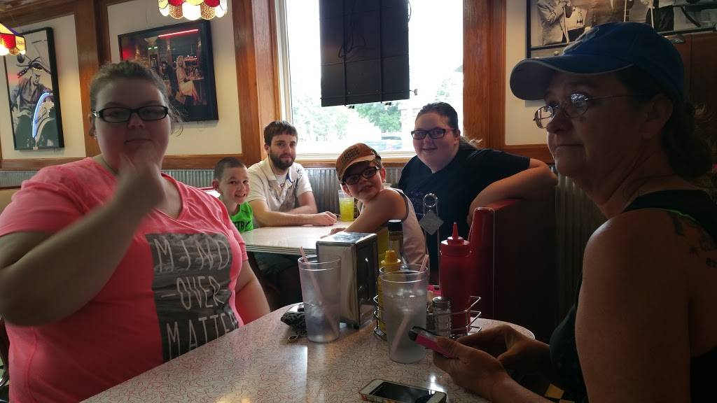 Hound Dog Hop | restaurant | 195 Sandusky St, Plymouth, OH 44865, USA | 4196871224 OR +1 419-687-1224