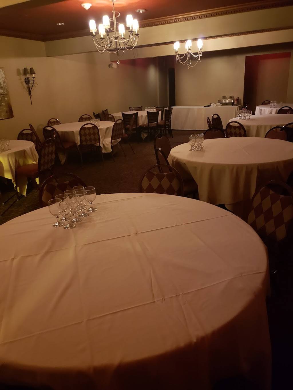 Exclusives bar and restaurant | restaurant | 700 N Salina St, Syracuse, NY 13208, USA | 3159922290 OR +1 315-992-2290