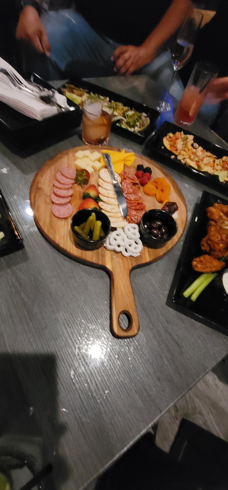 The Lounge on Oak | restaurant | 220 Oak St, Brentwood, CA 94513, USA | 9254184414 OR +1 925-418-4414