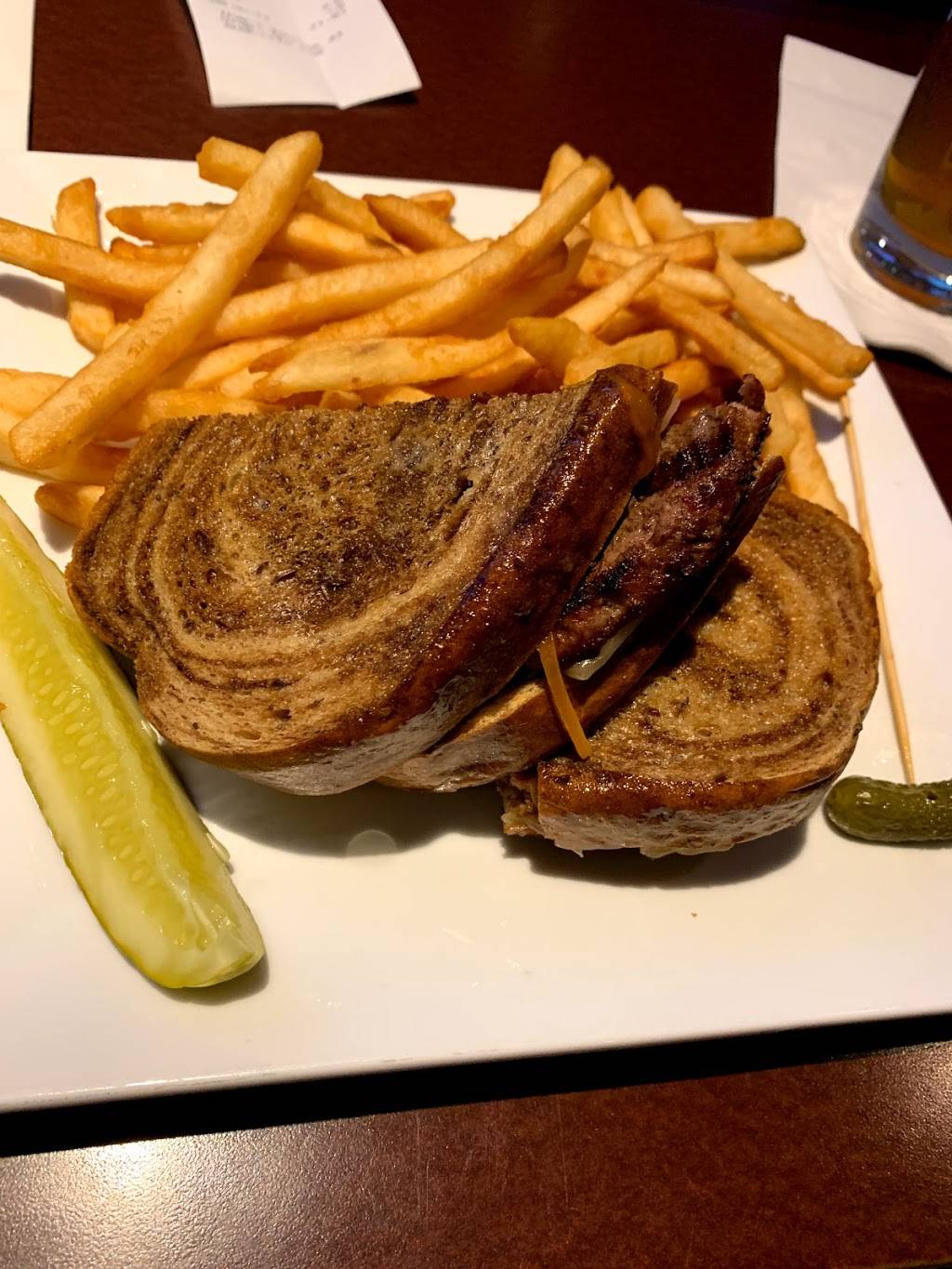 Anduzzis Sports Club - Holmgren Way | restaurant | 1992 Holmgren Way, Green Bay, WI 54304, USA | 9209651111 OR +1 920-965-1111