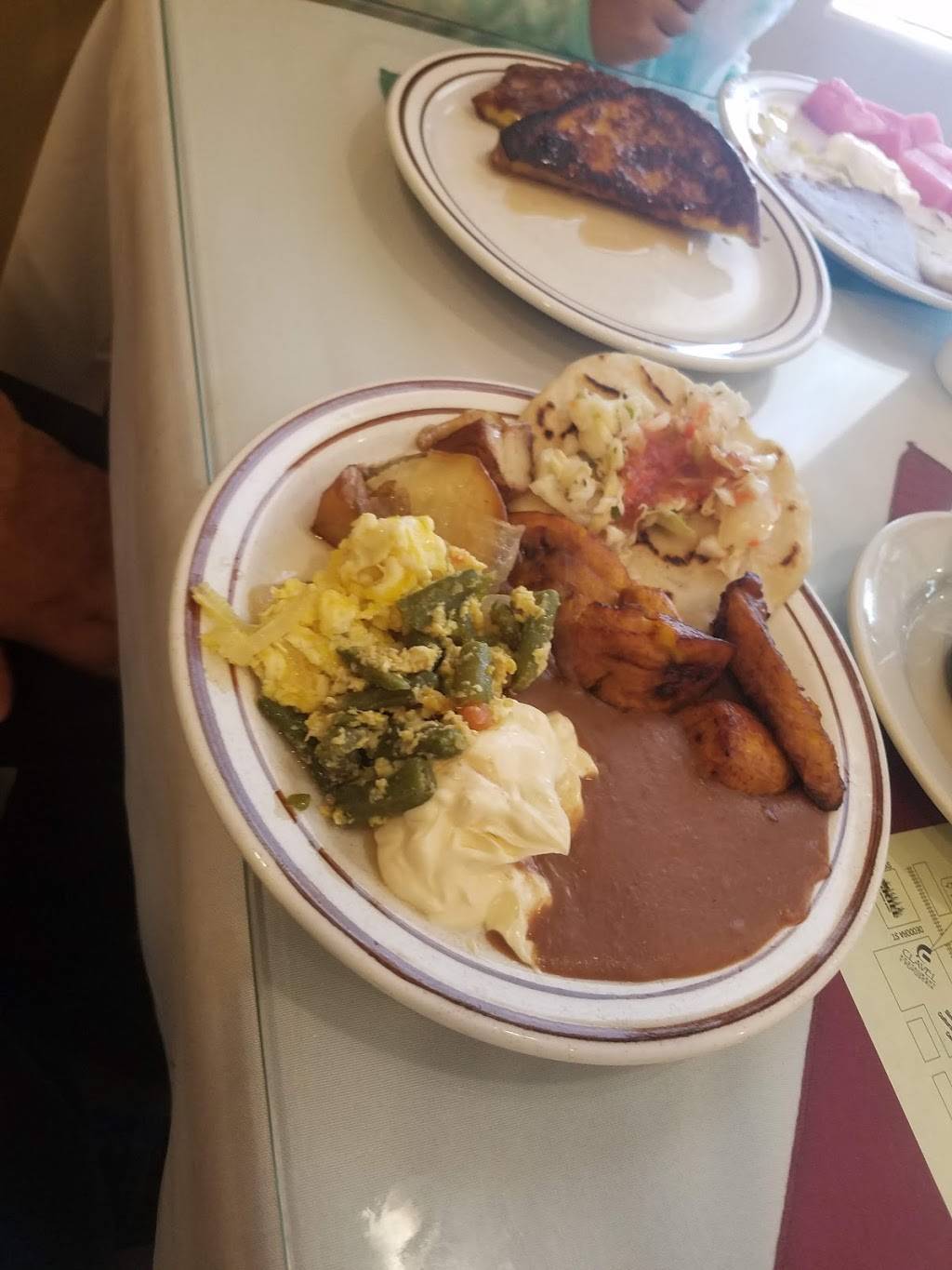 Restaurant Y Pupuseria Clavel | restaurant | 3010 E Los Angeles Ave, Simi Valley, CA 93065, USA | 8055263421 OR +1 805-526-3421