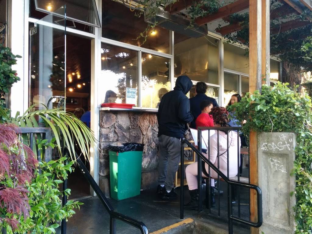 Sparkys Giant Burgers | restaurant | 4120 Redwood Rd, Oakland, CA 94619, USA | 5105315617 OR +1 510-531-5617