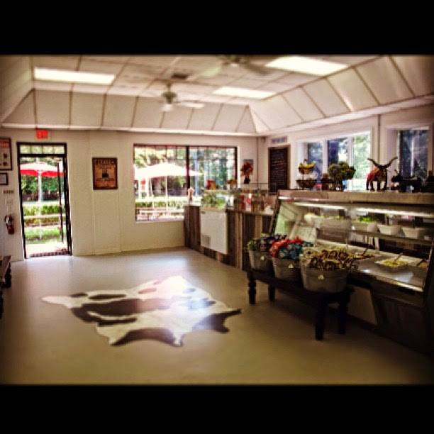 Smokin Wolf BBQ & More | meal takeaway | 199 Pantigo Rd, East Hampton, NY 11937, USA | 6316046470 OR +1 631-604-6470