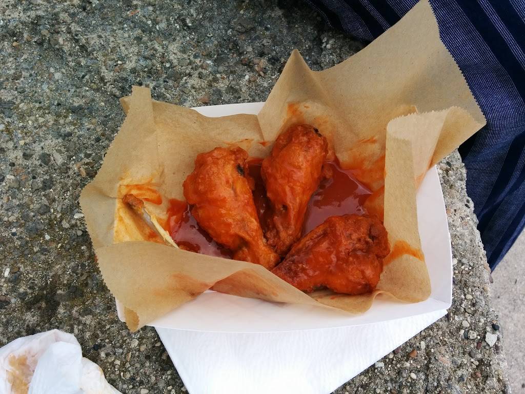 Del Campos Tacos | restaurant | 1300 S Linn White Dr, Chicago, IL 60605, USA | 7734575492 OR +1 773-457-5492