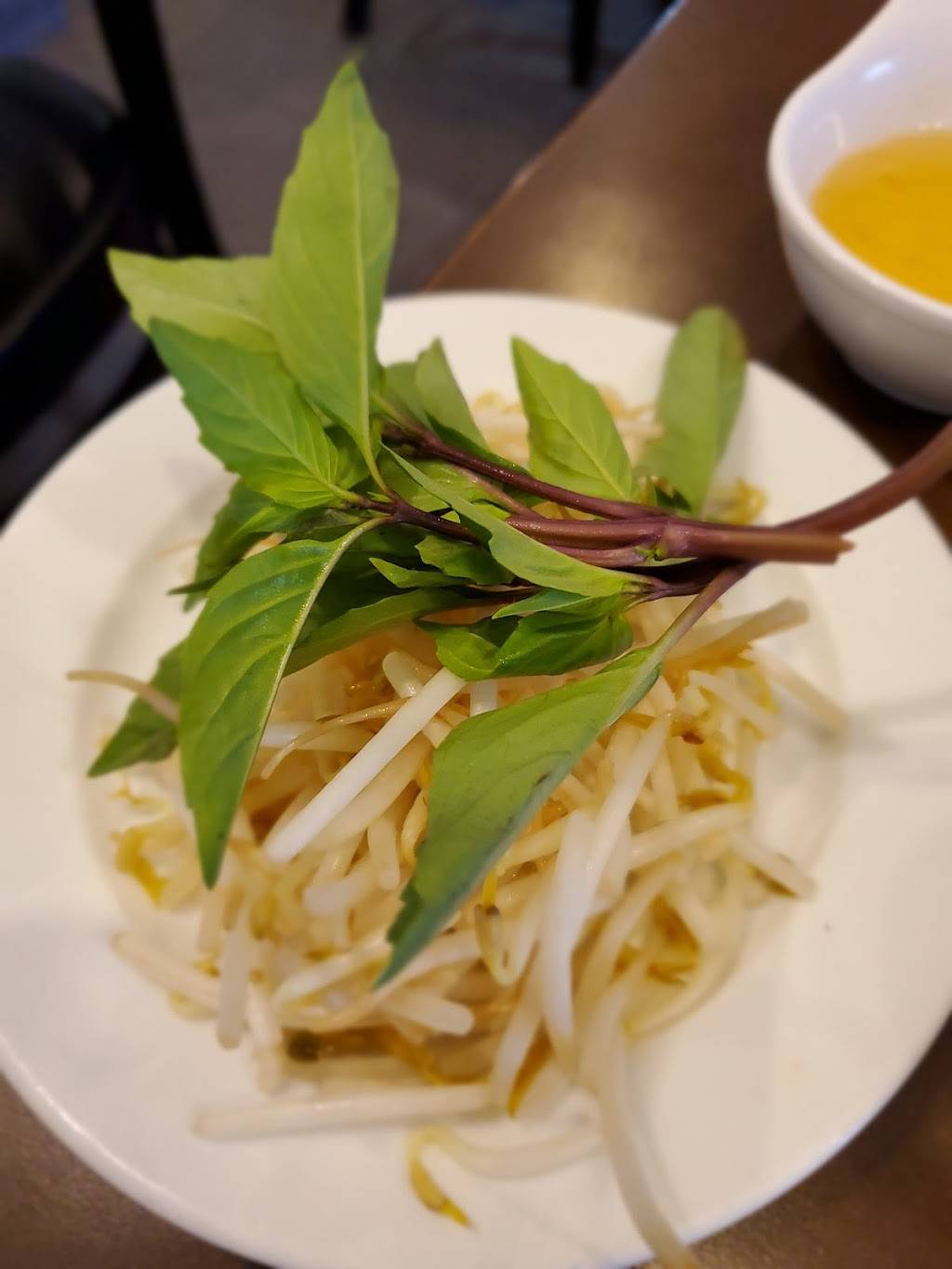 Bong Lua Vietnamese Restaurant 禾花 | restaurant | 2572 Birchmount Rd, Scarborough, ON M1T 2M5, Canada | 6473510809 OR +1 647-351-0809