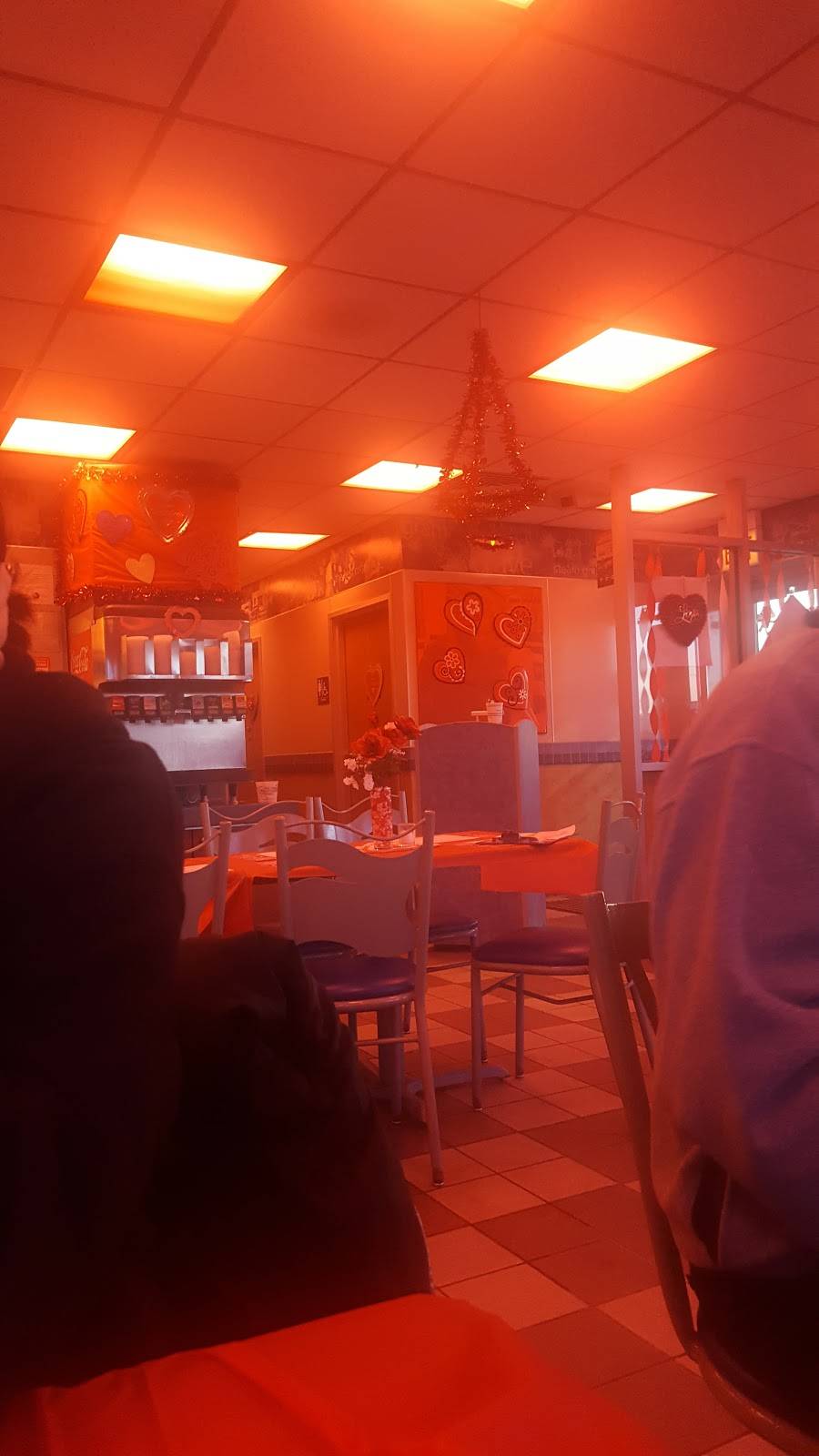 White Castle | restaurant | 1265 Normantown Rd, Romeoville, IL 60446, USA | 8152934101 OR +1 815-293-4101