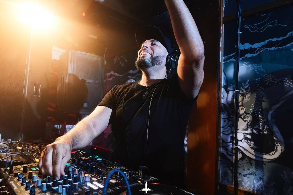 L8 Night Flights | night club | 260 1st Ave S, St. Petersburg, FL 33701, USA | 7273000281 OR +1 727-300-0281