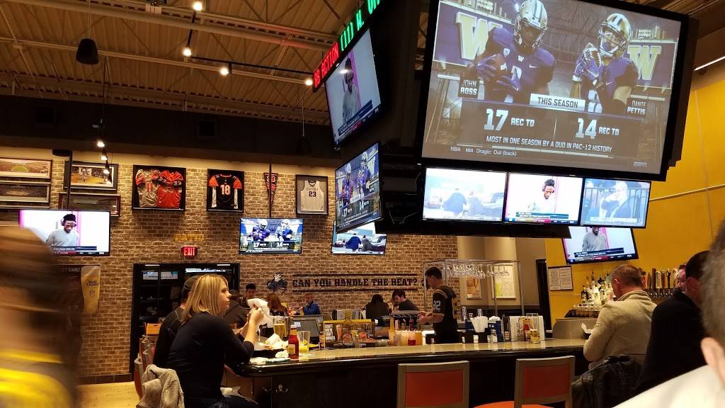 Buffalo Wild Wings | meal takeaway | 163 Lee Ave, Pikeville, KY 41501, USA | 6064322936 OR +1 606-432-2936