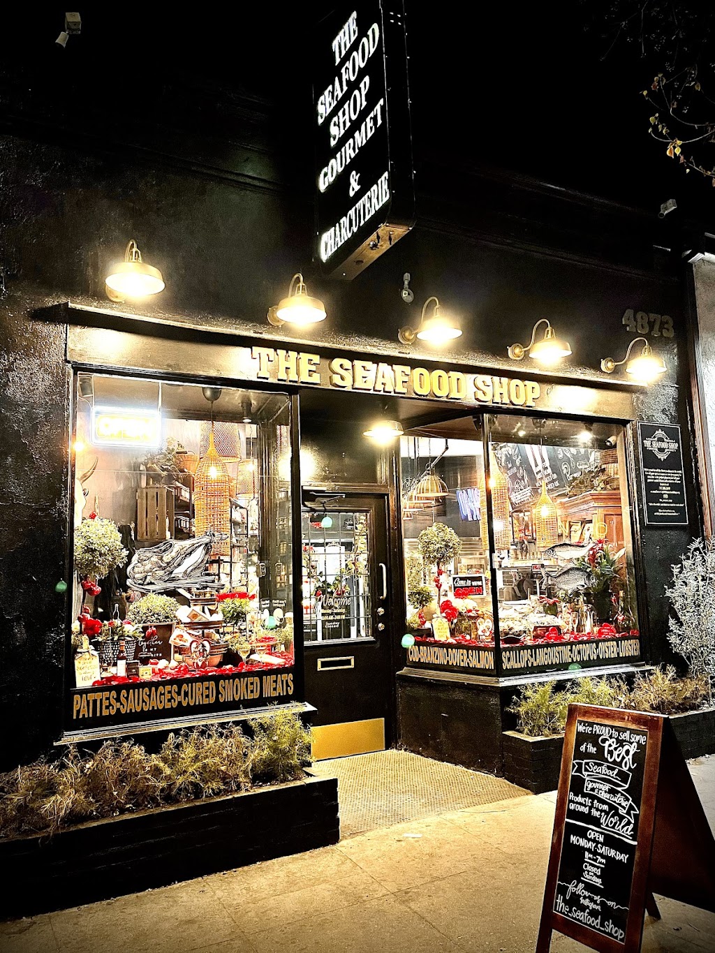 The Seafood Shop Gourmet & Charcuterie | restaurant | 4873 Lankershim Blvd, Los Angeles, CA 91601, USA | 7472038123 OR +1 747-203-8123