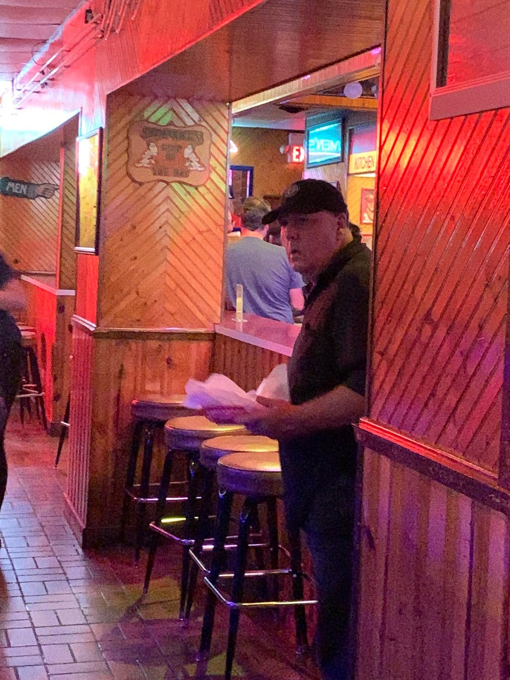 Sidekicks Entertainment Lounge & Restaurant | night club | 4424 W Montrose Ave, Chicago, IL 60641, USA | 7735456212 OR +1 773-545-6212