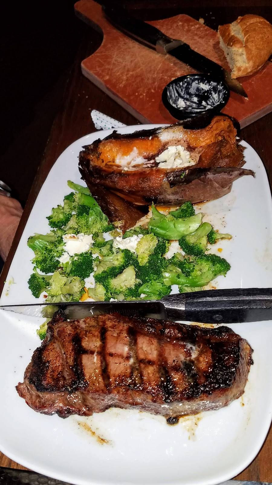 LongHorn Steakhouse | meal takeaway | 1605 County Rd 220, Orange Park, FL 32003, USA | 9042786320 OR +1 904-278-6320