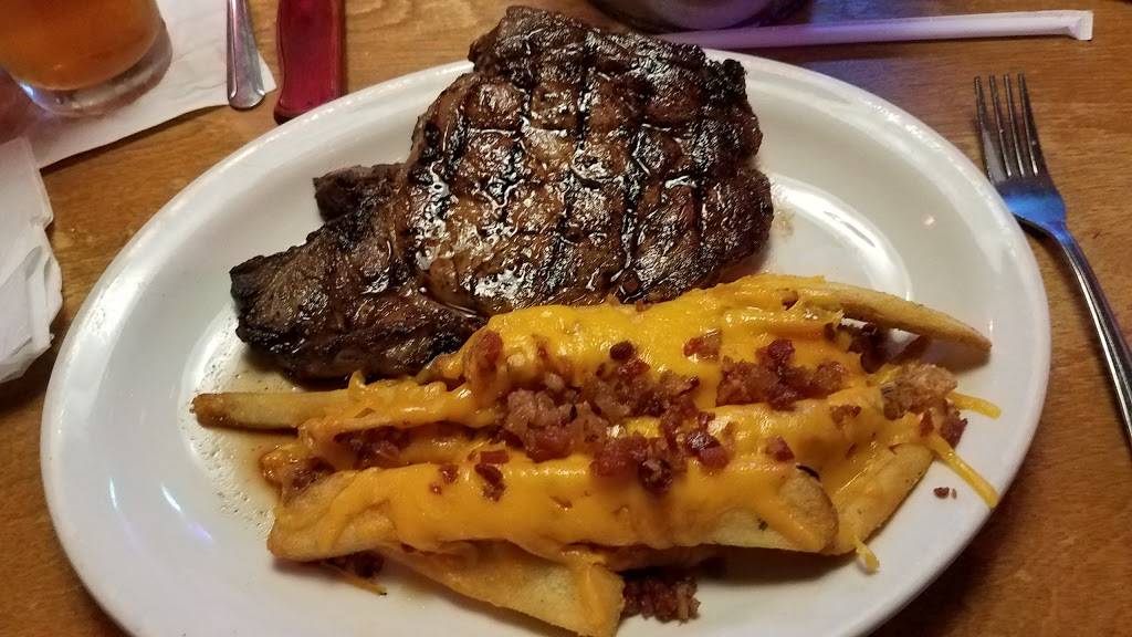 Texas Roadhouse | restaurant | 925 N Belt Hwy, St Joseph, MO 64506, USA | 8166762333 OR +1 816-676-2333