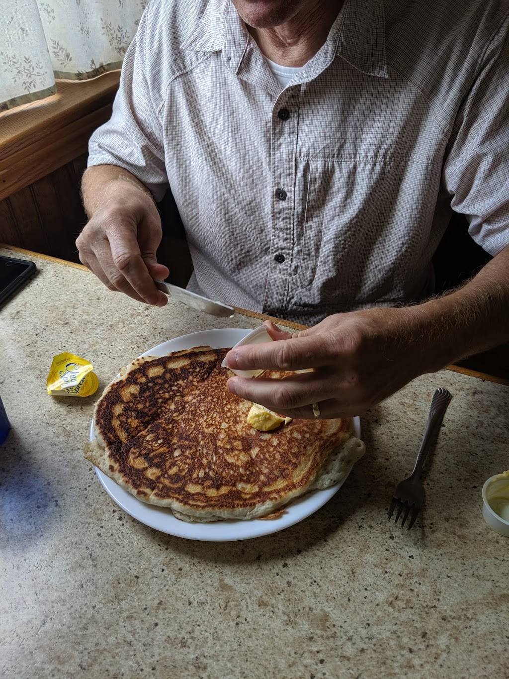 Mamas Back Porch | restaurant | 205 S 3rd St, Mt Pleasant, IA 52641, USA | 3199865054 OR +1 319-986-5054