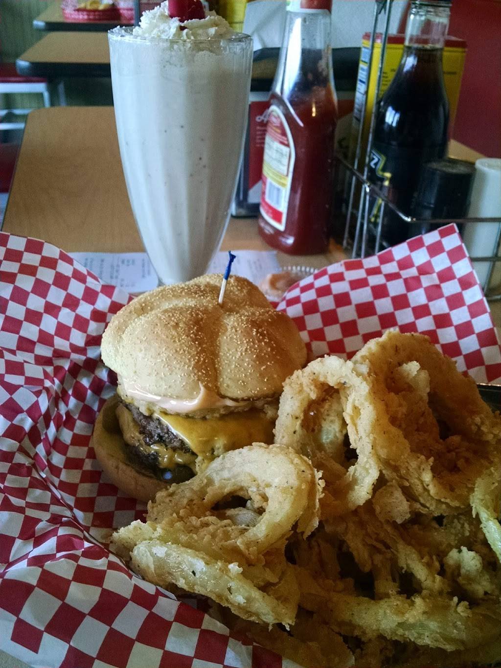 Ginos | restaurant | 7598 Ritchie Hwy, Glen Burnie, MD 21061, USA | 4107684730 OR +1 410-768-4730