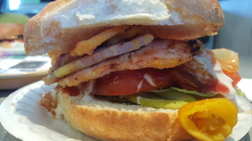 Toms Burgers | restaurant | 5775 Hwy 7, Markham, ON L3P 1A5, Canada | 9052940770 OR +1 905-294-0770