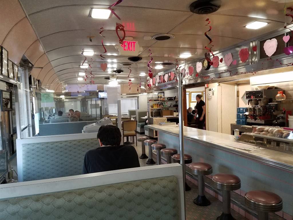 Salem Oak Diner | restaurant | 113 W Broadway, Salem, NJ 08079, USA | 8569351305 OR +1 856-935-1305