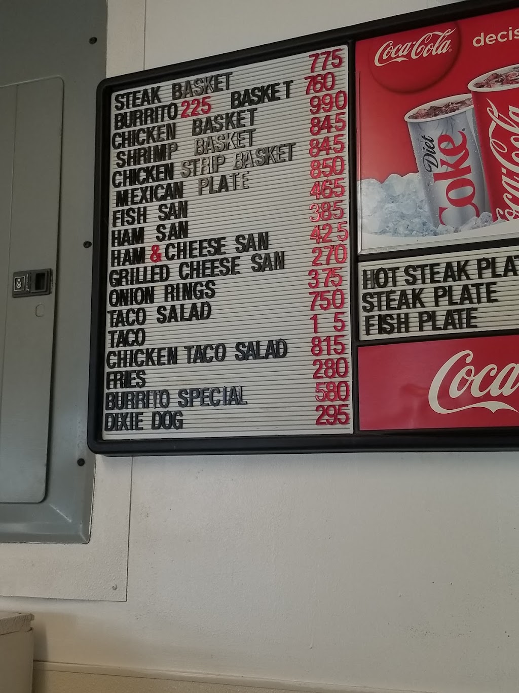 Dixie Maid Drive In | restaurant | 1618 Easly St, Paducah, TX 79248, USA | 8064923460 OR +1 806-492-3460