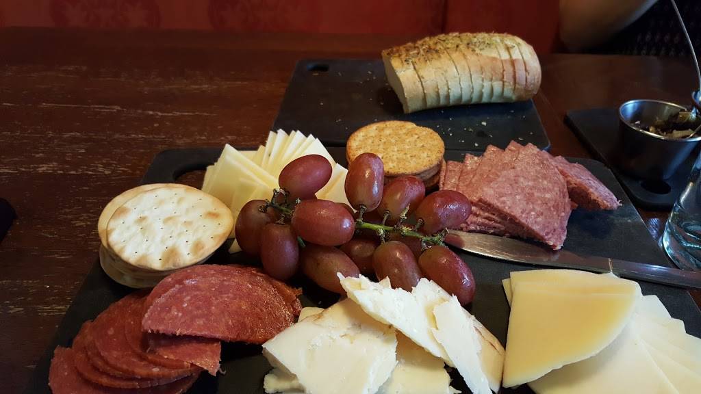 Mass Ave Wine | restaurant | 878 Massachusetts Ave, Indianapolis, IN 46204, USA | 3179727966 OR +1 317-972-7966