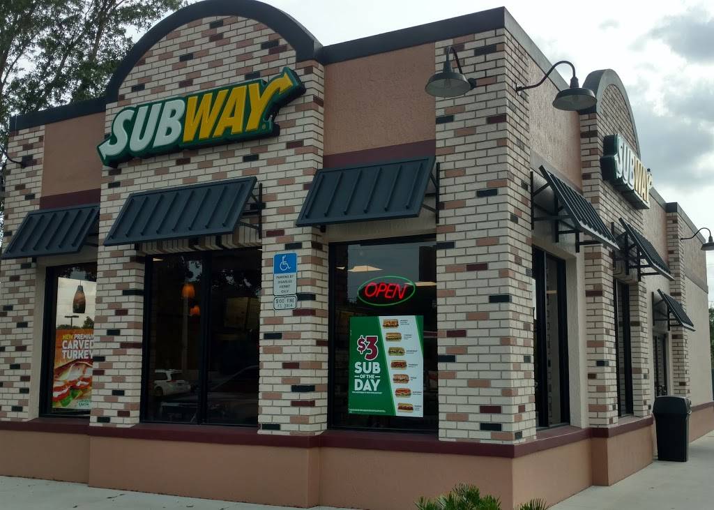 Subway | restaurant | 208 W Guava St, Lady Lake, FL 32159, USA | 3527504929 OR +1 352-750-4929