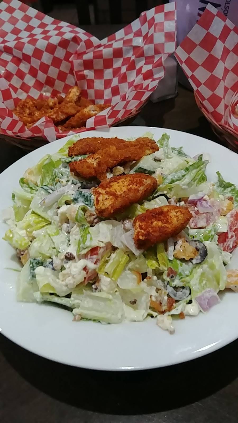 Wing House | restaurant | 365 Westwood Dr, Cobourg, ON K9A 4M5, Canada | 2892521888 OR +1 289-252-1888