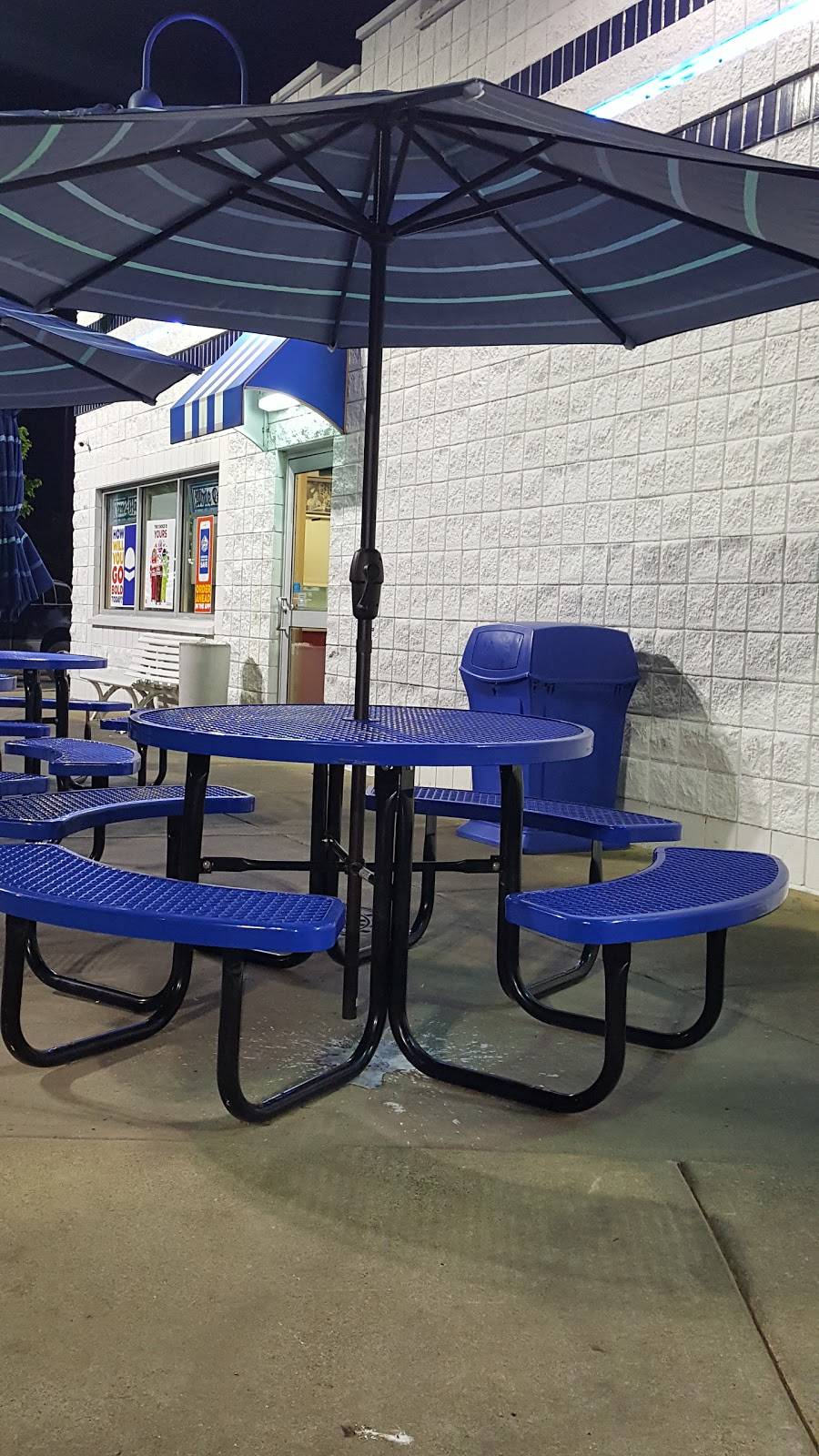 White Castle | restaurant | 7200 Cedar Springs Blvd, Louisville, KY 40291, USA | 5022395563 OR +1 502-239-5563
