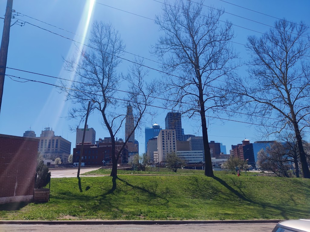 Minskys Pizza | restaurant | 427 Main St, Kansas City, MO 64105, USA | 8164211122 OR +1 816-421-1122