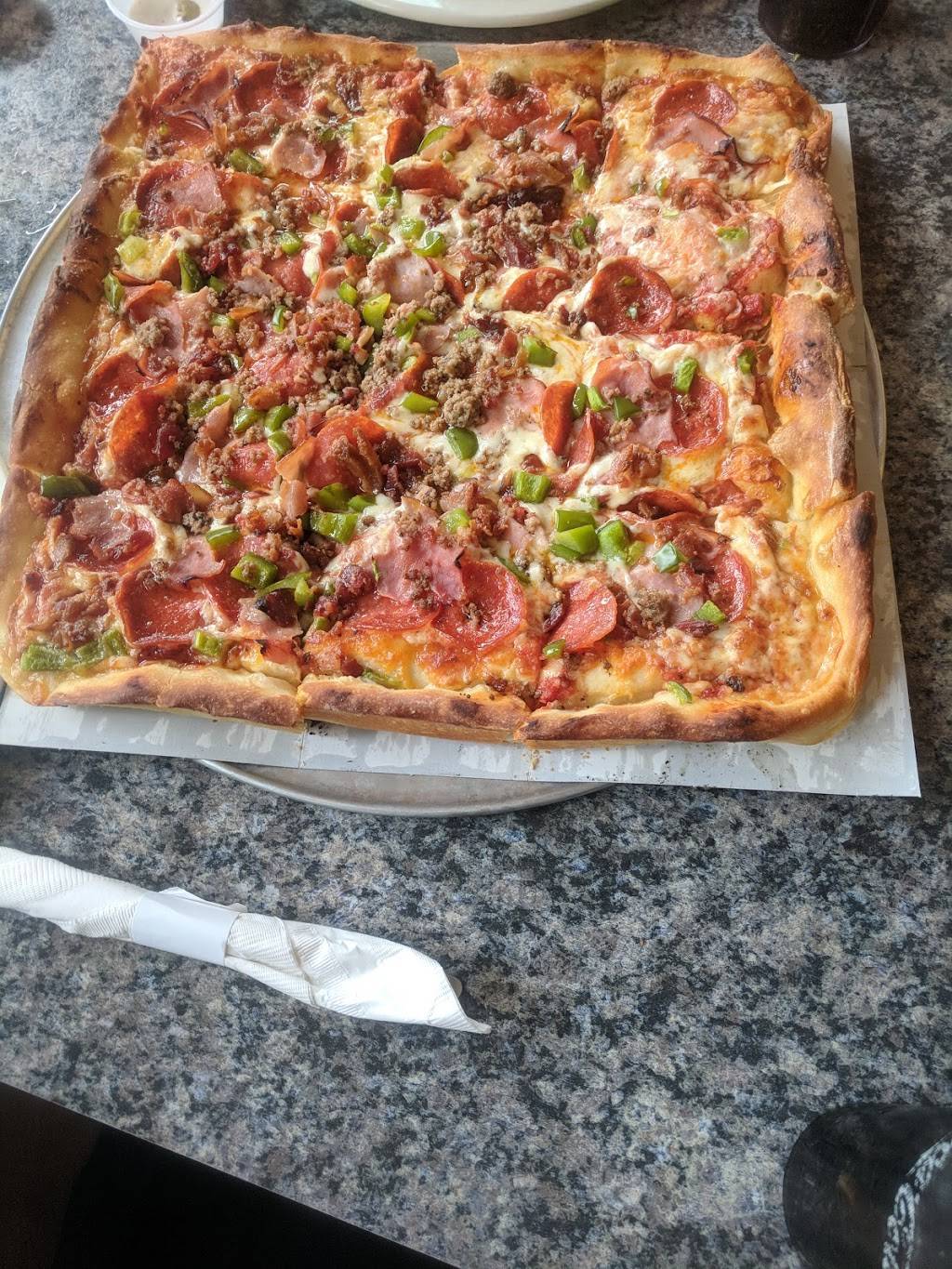 Joes Pizza & Sports Bar | restaurant | 127 E Bridge St, Plainwell, MI 49080, USA | 2696851162 OR +1 269-685-1162