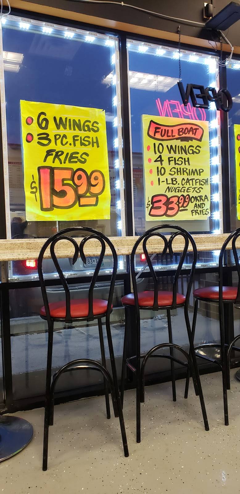 JJ Fish & chicken | restaurant | 904 W Broadway Ave, Minneapolis, MN 55411, USA | 6125210628 OR +1 612-521-0628