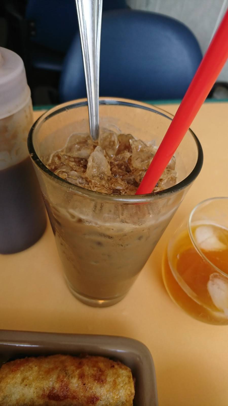 Hoai Huong Restaurant | restaurant | 716 The Queensway, Etobicoke, ON M8Y 1L3, Canada | 4165038118 OR +1 416-503-8118