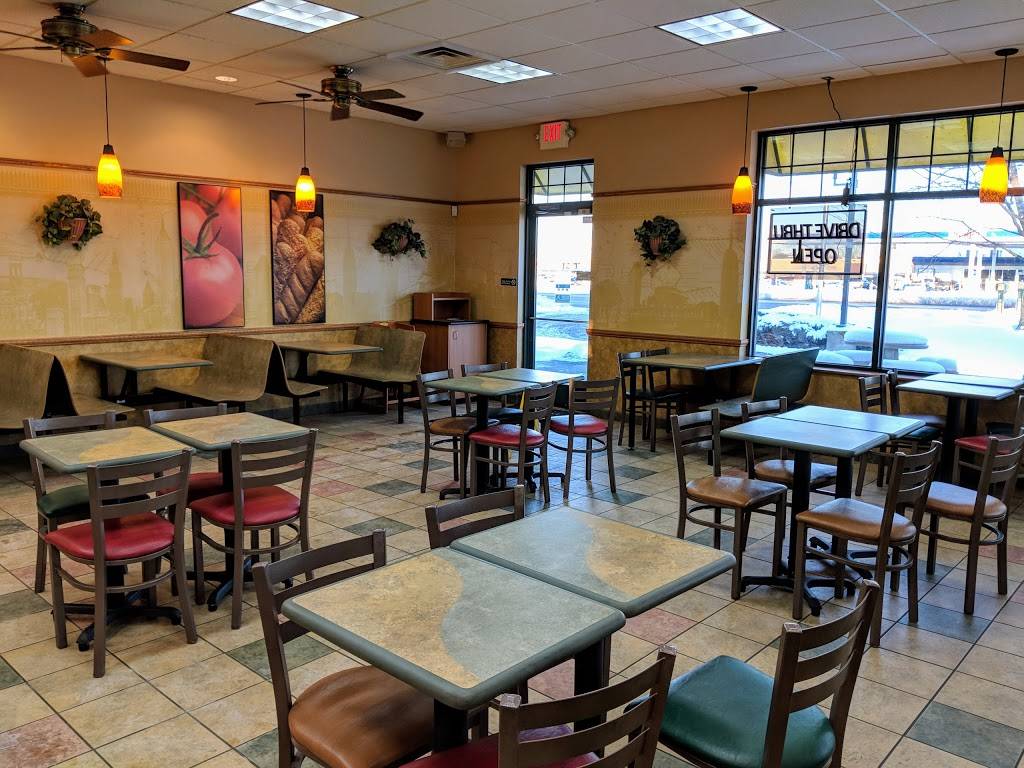 Subway | restaurant | 2424 Center Rd, Burton, MI 48519, USA | 8107424937 OR +1 810-742-4937