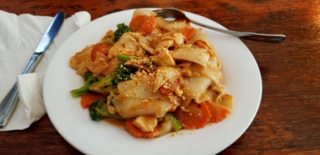 Friendly Thai Restaurant | restaurant | 110 Poquonnock Rd, Groton, CT 06340, USA | 8608650048 OR +1 860-865-0048