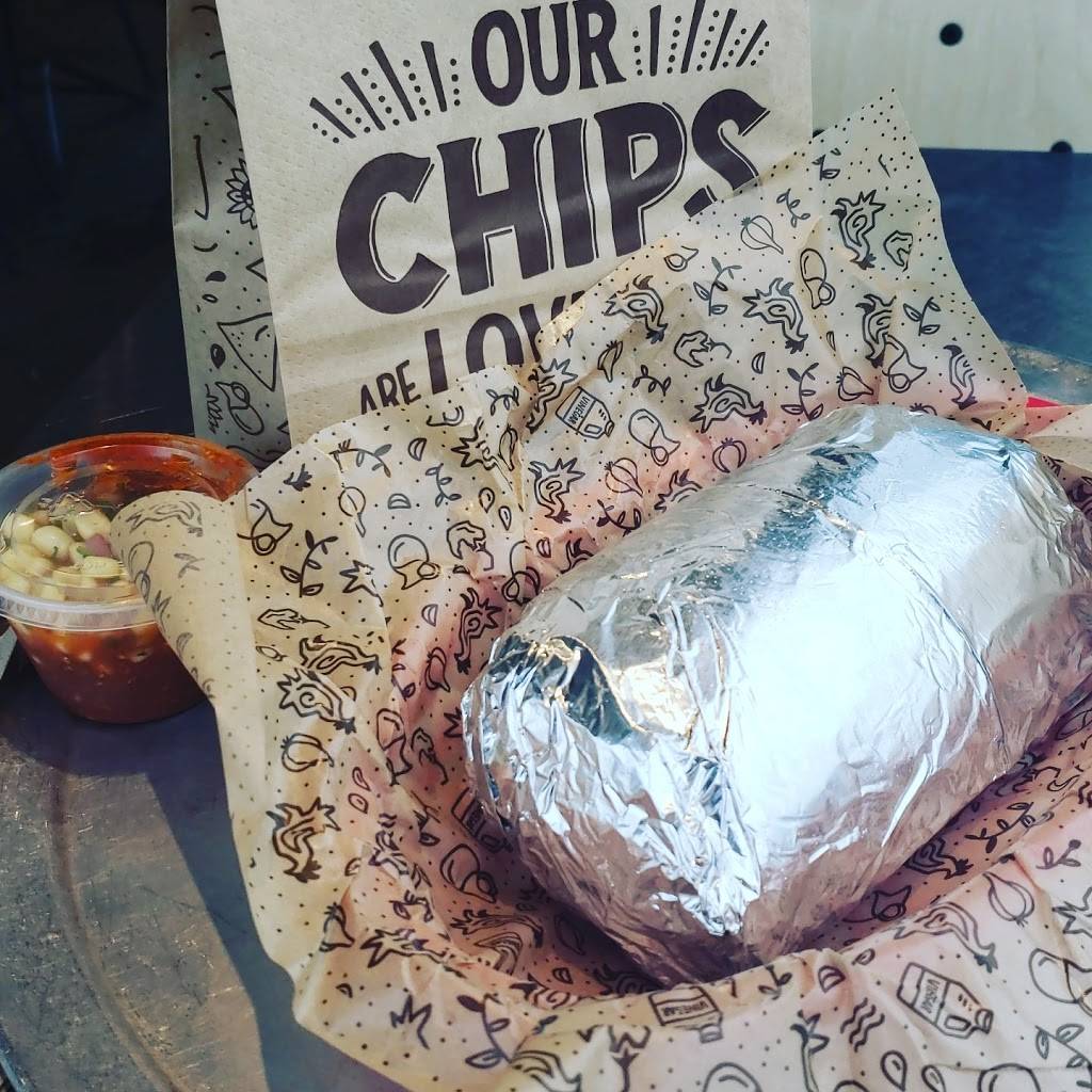 Chipotle Mexican Grill | restaurant | 3581 Maple Ave, Zanesville, OH 43701, USA | 7404523154 OR +1 740-452-3154