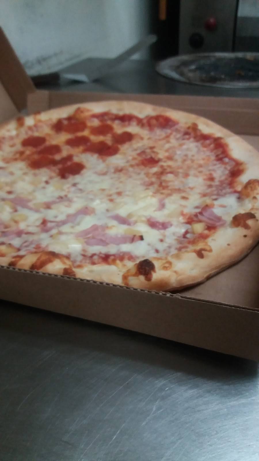 La Famiglia Bistro | restaurant | 4790 W Market St, West Manchester Township, PA 17408, USA | 7173185501 OR +1 717-318-5501