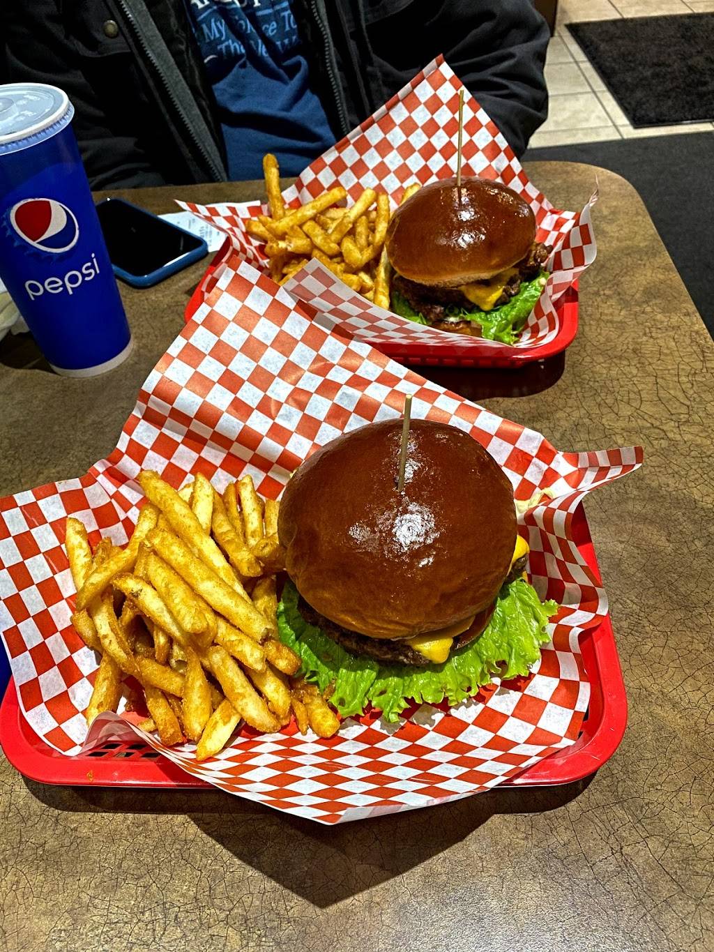 Red Wagon Burger Tacoma | restaurant | 2315 N Pearl St a16, Tacoma, WA 98406, USA | 2532123705 OR +1 253-212-3705