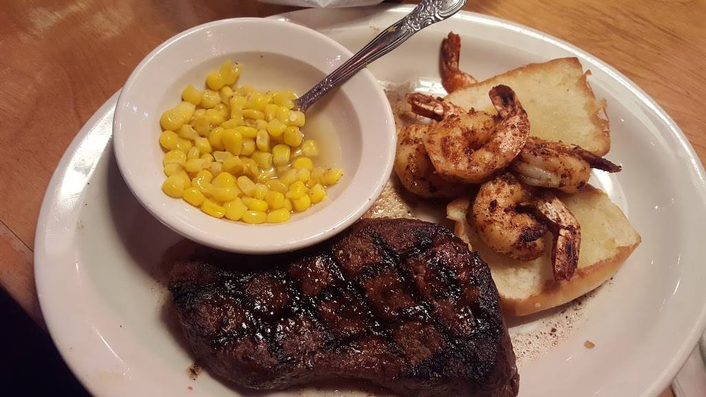 Texas Roadhouse | restaurant | 845 Wacker Dr, Dubuque, IA 52002, USA | 5635820760 OR +1 563-582-0760