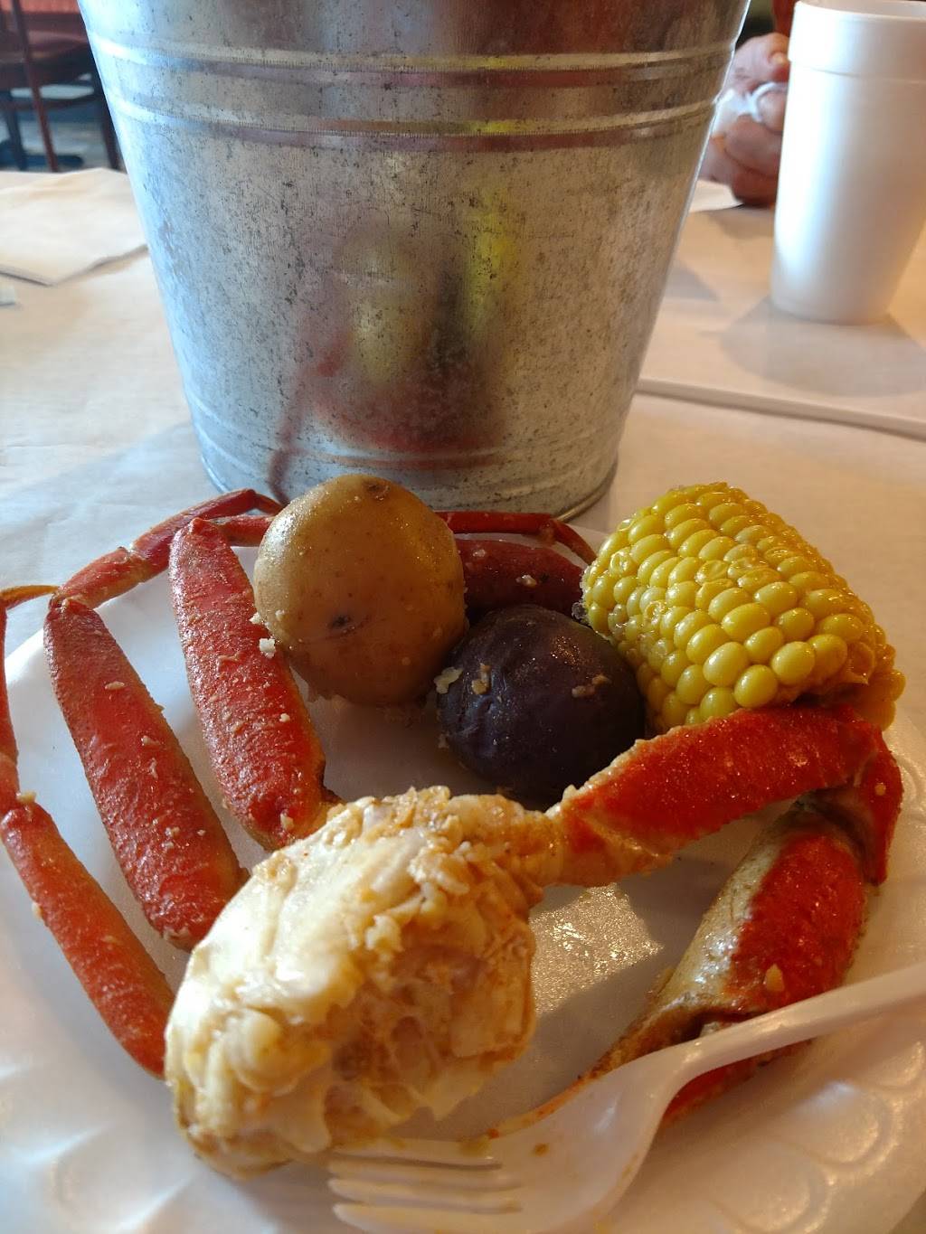 815 Cajun | restaurant | 3053 N Perryville Rd, Rockford, IL 61114, USA | 8159774670 OR +1 815-977-4670